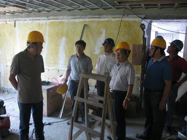 集团公司总司理赵彬检查指导止园饭馆二期装修刷新工程-bevictor伟德官网
