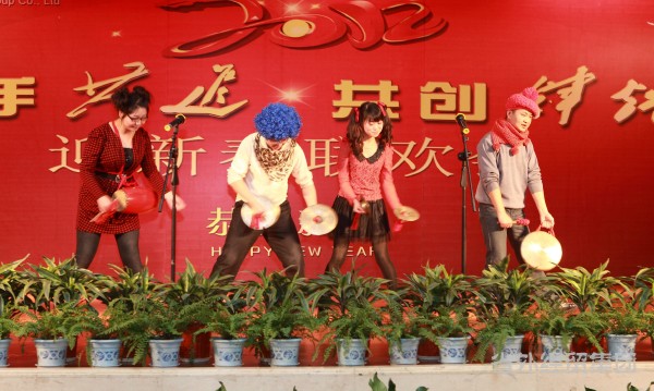 载歌载舞贺新年 凝心聚力谱新篇——省外经贸集团召开2012年谋划事情聚会和迎新春联欢会-bevictor伟德官网