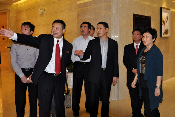 肖玉龙董事长赴深圳对长安集团举行调研-bevictor伟德官网