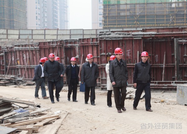 集团公司董事长肖玉龙 副总司理惠宏军赴集团建设一公司、六公司项目工地调研-bevictor伟德官网