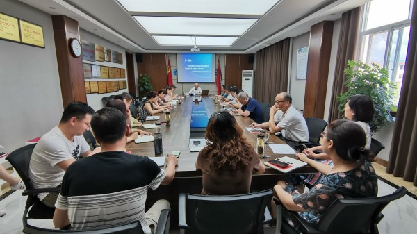 泰烜建设党委副书记、总司理罗建平同志深入下层讲党课-bevictor伟德官网